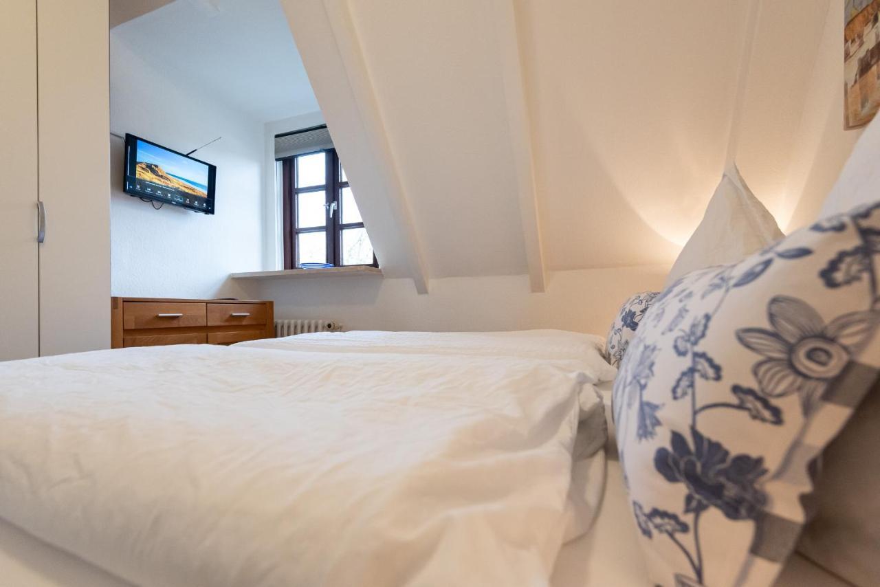 Apartment Haus Mittelstr Whg 3 Og Links *